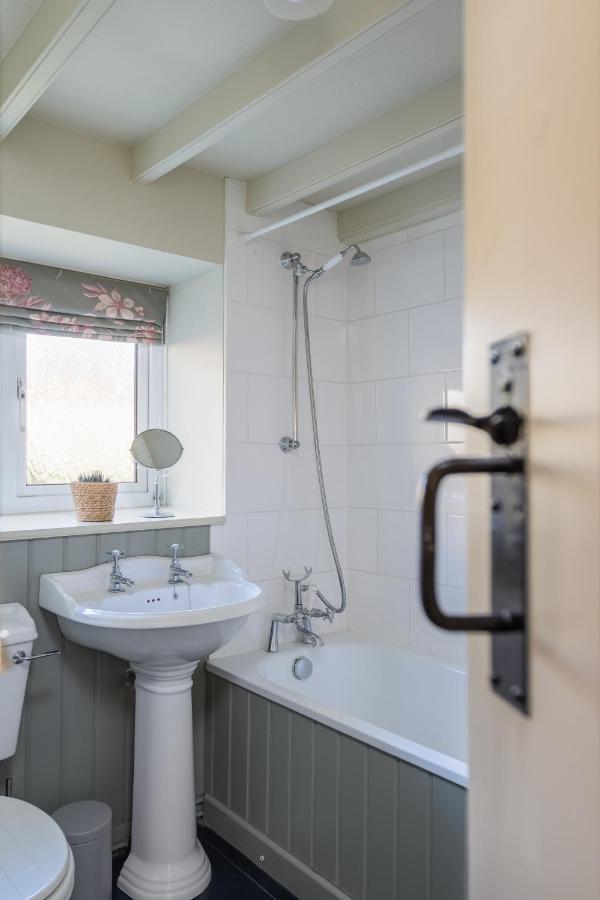Dene Cottage, Welburn エクステリア 写真