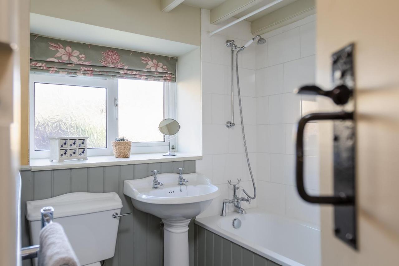 Dene Cottage, Welburn エクステリア 写真
